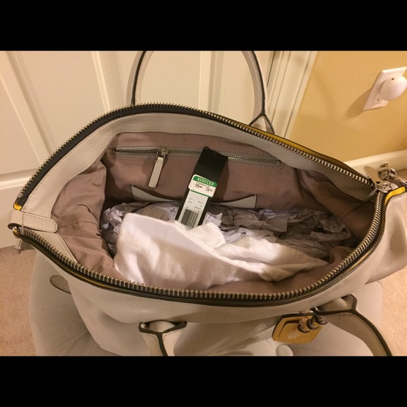 Marc By Marc Jacobs Purse - Picture 4 of 6